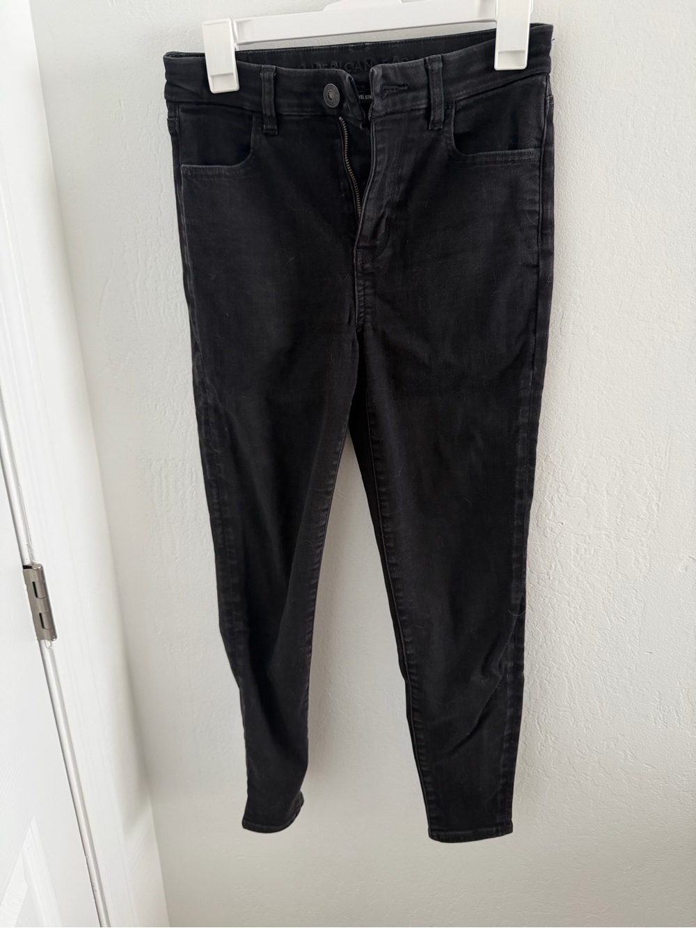 American Eagle Black High-Waist Stretch Jeans